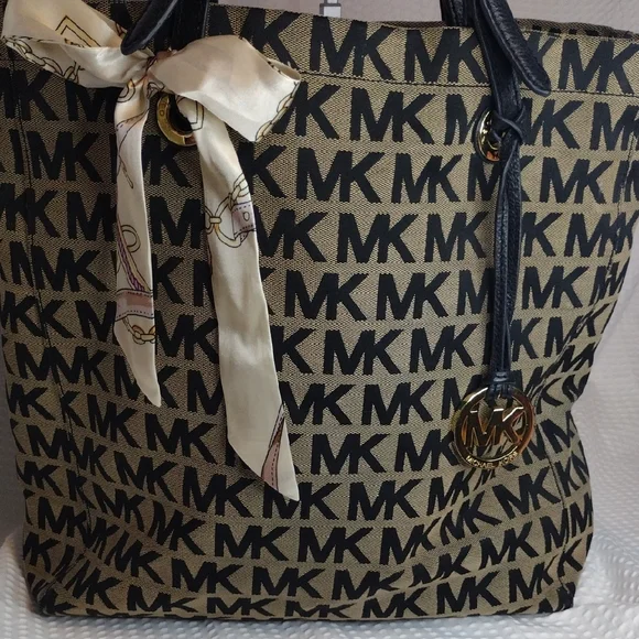 Michael Michael Kors Signature Black and Tan Canvas Tote - Picture 10 of 13